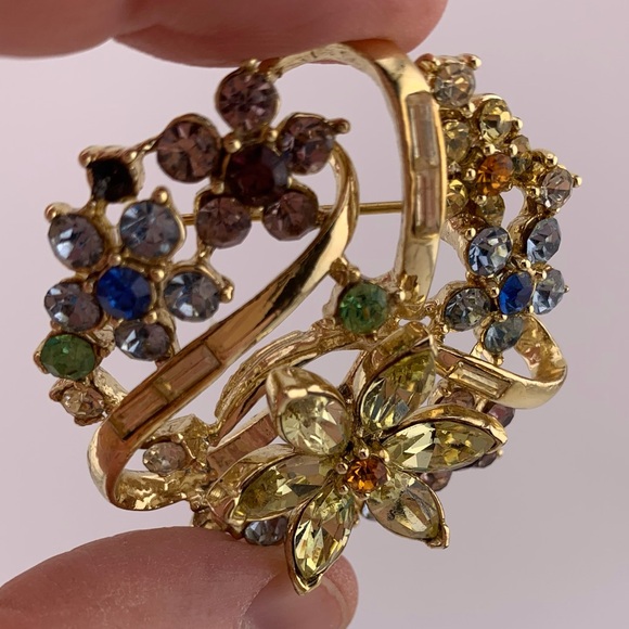 CORO HONORE PASTEL FLORAL BROOCH BY ADOLF KATZ Gold tone Multicolor VTG 1950s 2" - Picture 3 of 11